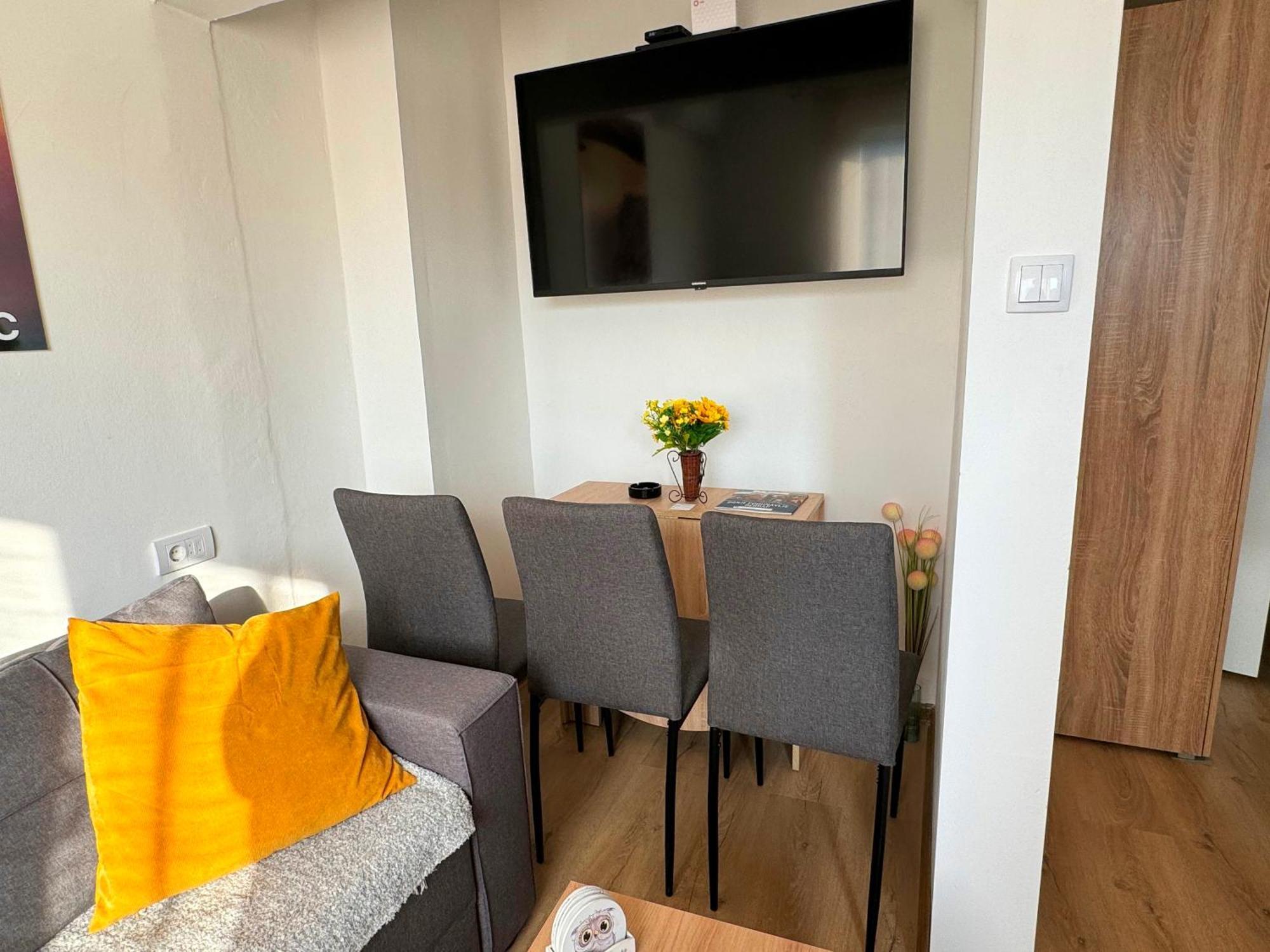 Vuk Apartman Donji Milanovac Zewnętrze zdjęcie